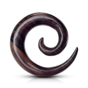 Piercing all'orecchio a spirale in legno